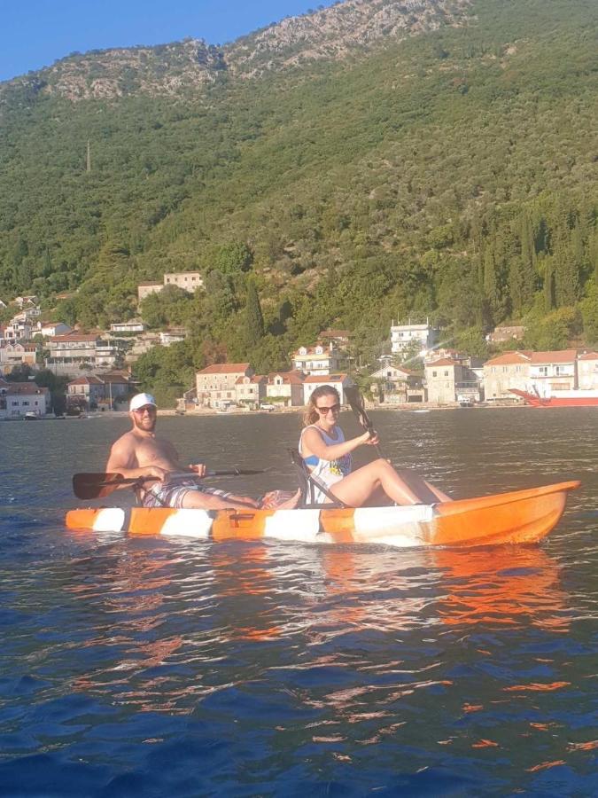 Apartmani Ivana Tivat Buitenkant foto