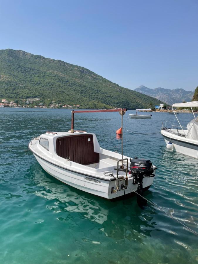 Apartmani Ivana Tivat Buitenkant foto