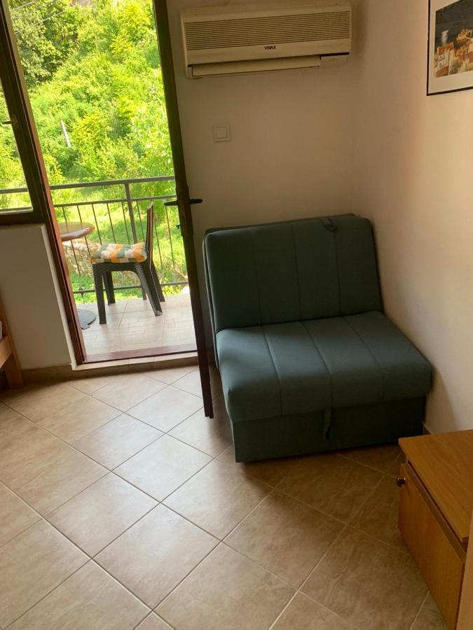 Apartmani Ivana Tivat Buitenkant foto