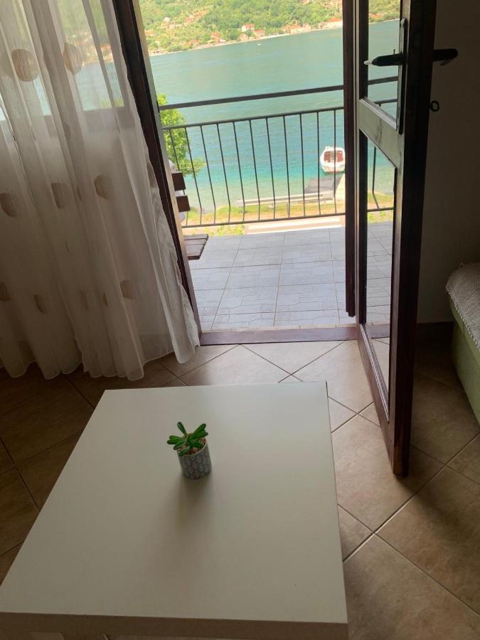 Apartmani Ivana Tivat Buitenkant foto