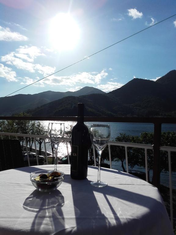 Apartmani Ivana Tivat Buitenkant foto