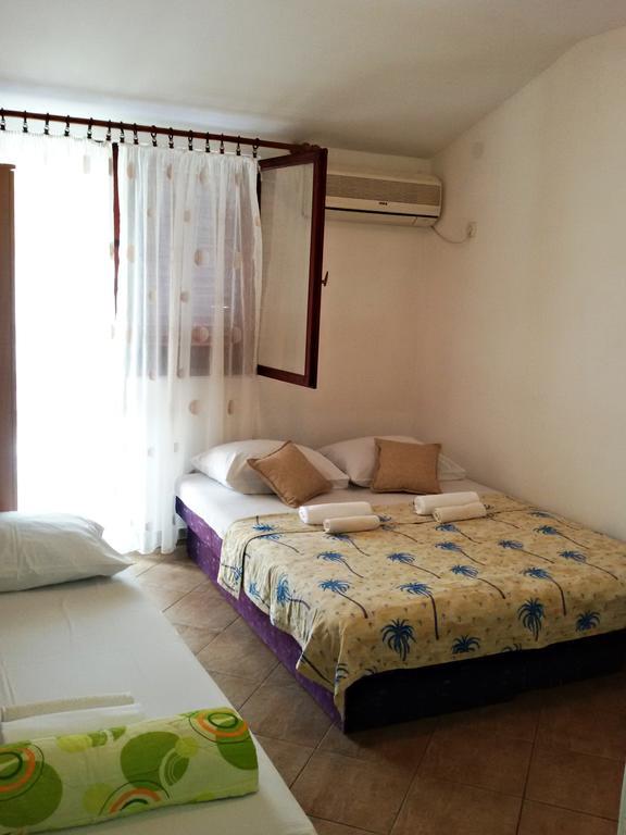 Apartmani Ivana Tivat Buitenkant foto