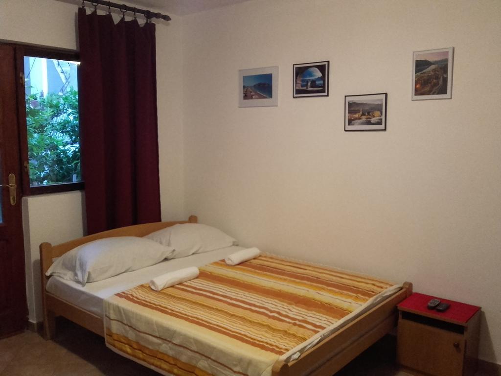 Apartmani Ivana Tivat Buitenkant foto
