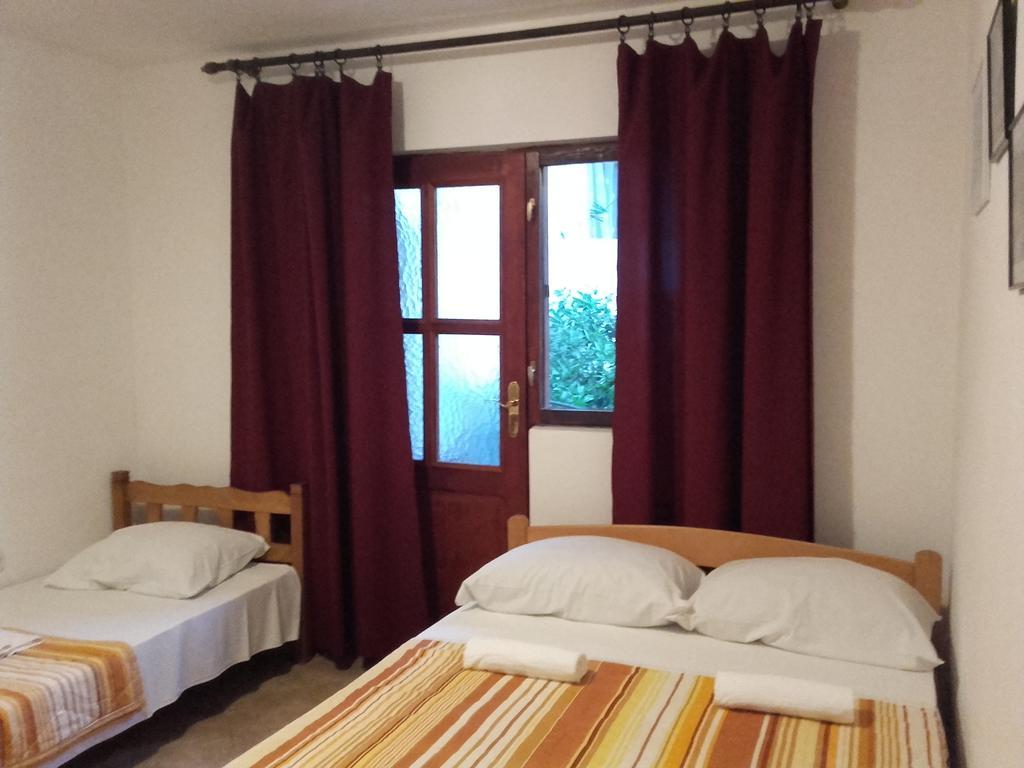 Apartmani Ivana Tivat Buitenkant foto